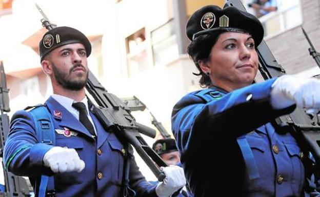 Más de 300 alcantarilleros muestran su fidelidad a la bandera española