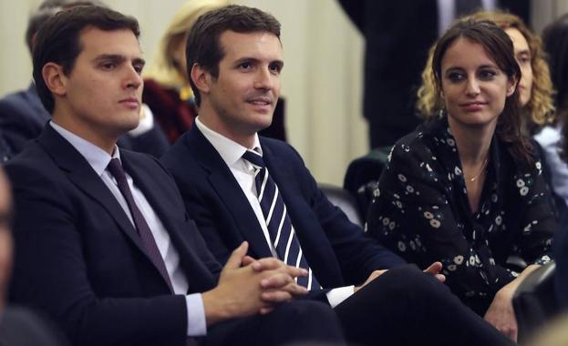 Casado y Rivera pugnan por la aplicación del 155 más duro en Cataluña