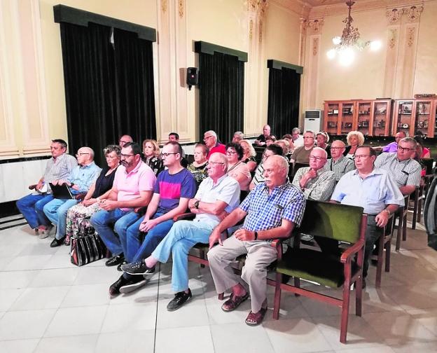 Los vecinos piden fórmulas para expropiar el suelo en El Carche de cara a mejorar la carretera