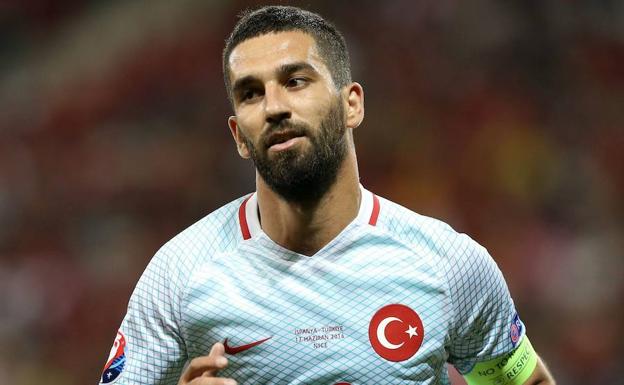 Arda Turan, multado con 370.000 euros por su pelea en un bar