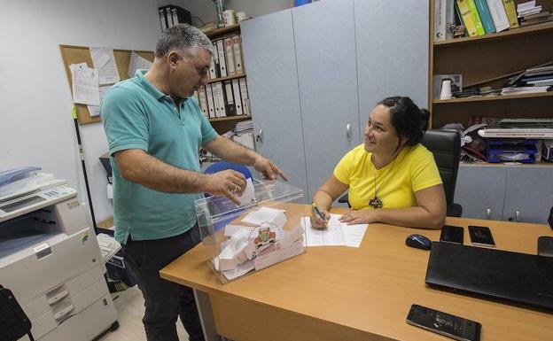 Doscientos taxistas de Cartagena exigen mejoras en sus condiciones laborales
