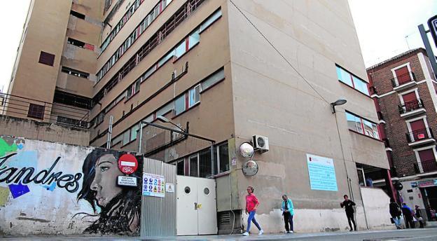 El Hospital Santa Rosa de Lima recibe un lavado de cara y tendrá otro acceso