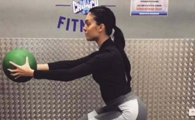 El ejercicio para trabajar abdominales, piernas y culo a la vez