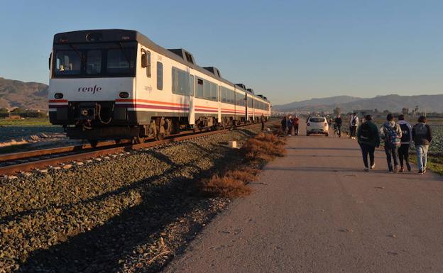 Fallece una mujer arrollada por el tren en la pedanía lorquina de Torrecilla