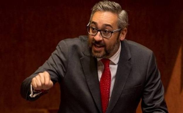 Víctor Martínez: «El futuro de la Región se negocia en las cárceles con los traidores y prófugos de este país»