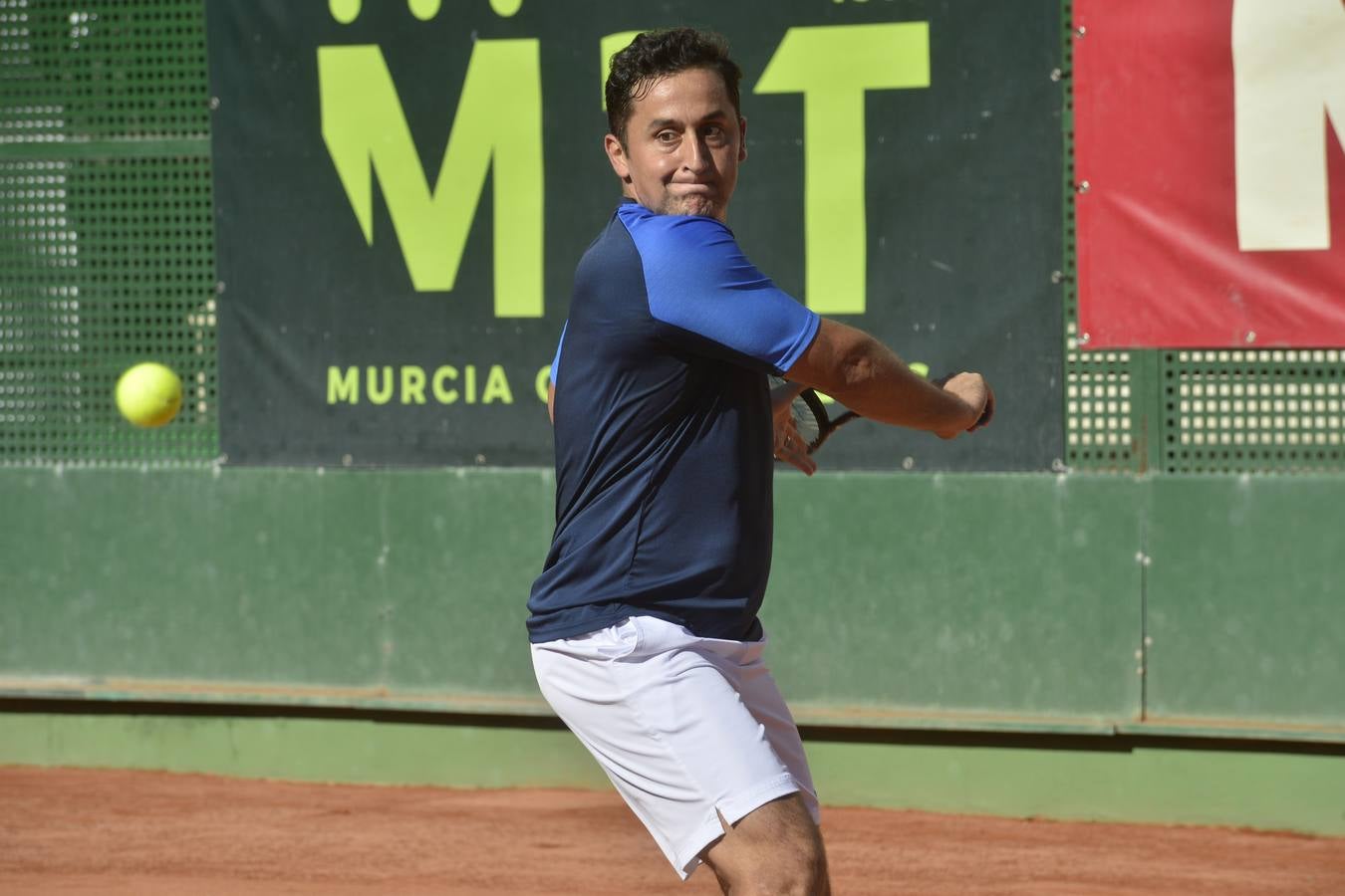 Almagro vence en su individual