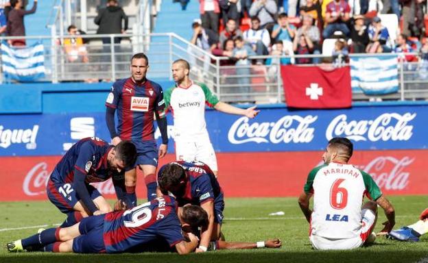 El Eibar se lleva un derbi de altura