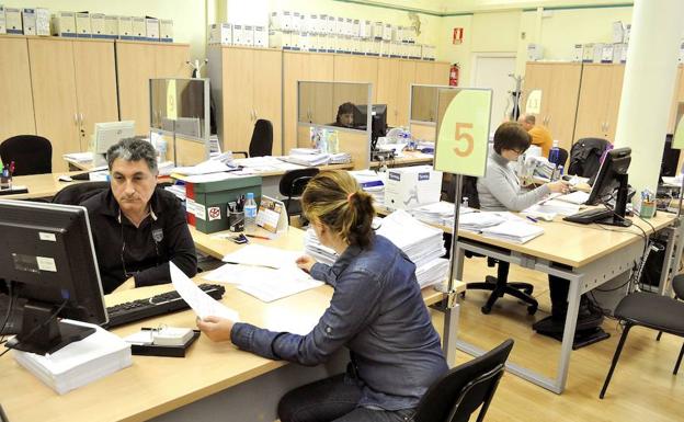 Los empleados municipales de Murcia percibirán el aumento de sueldo de 2018 este mes de noviembre
