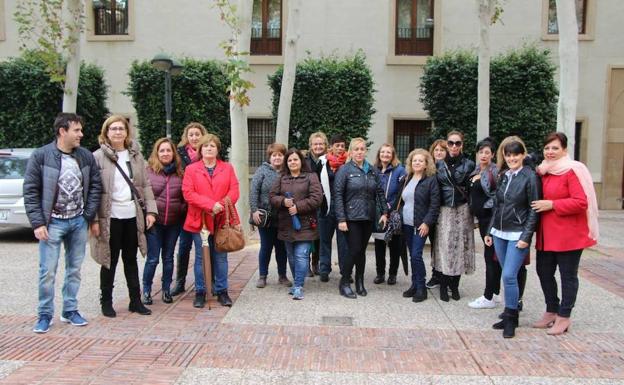 Las limpiadoras de la Comunidad exigen que se cumpla el acuerdo para la recuperación de su salario