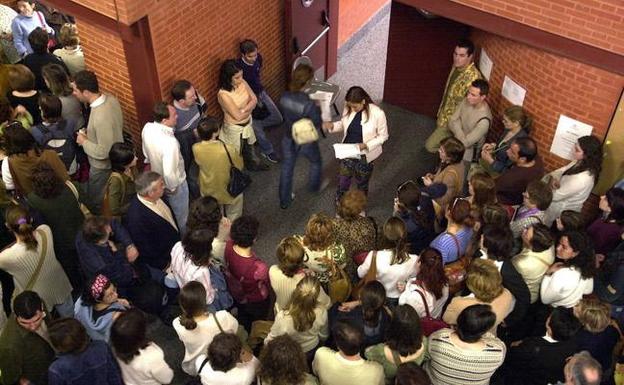 Los interinos más veteranos del SMS se movilizan para paralizar las oposiciones