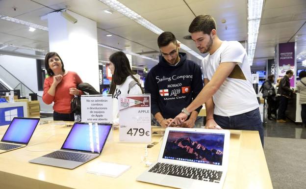 Adecco prevé 124.000 contratos nuevos para la campaña de Navidad en la Región