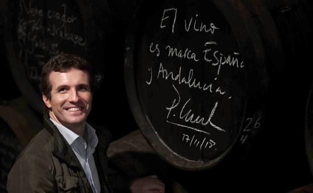 Casado censura el «silencio» de Sánchez