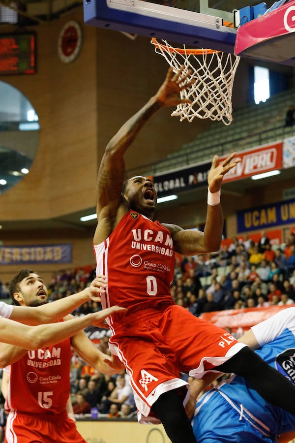 El UCAM CB logra una importante victoria
