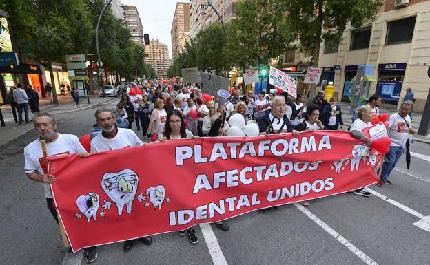 La Comunidad pide al Ministerio soluciones para los damnificados por iDental