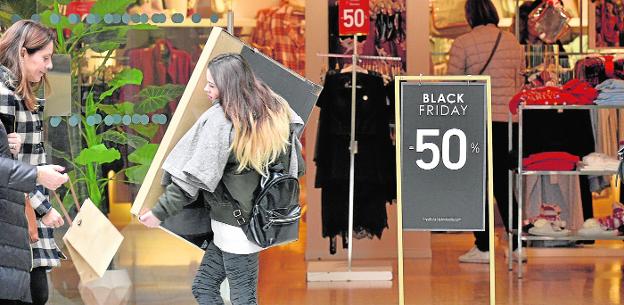 El comercio encara un 'Black Friday' con el que arranca una larga campaña de Navidad