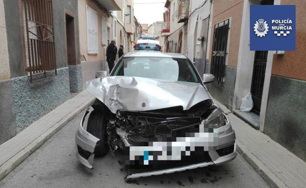 Un vehículo se sale de la vía y sufre un fuerte choque en La Raya