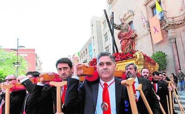 La imagen de San Andrés pasará meses fuera de su iglesia para ser restaurada