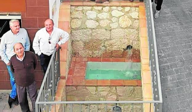 La pila de la calle Mayor vuelve a ver la luz