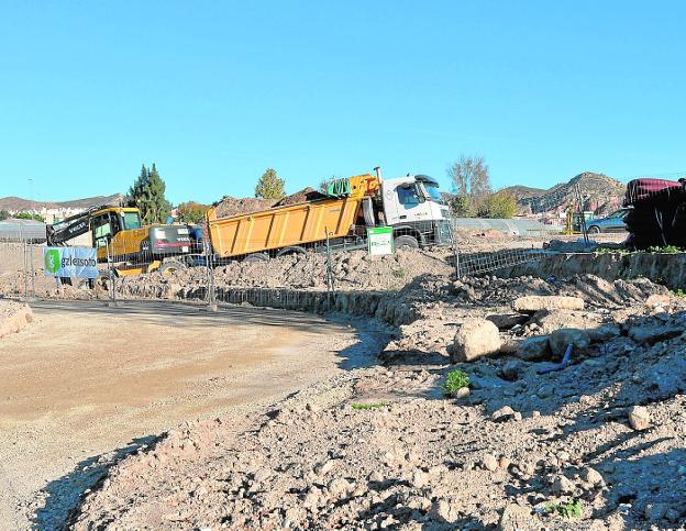 Arrancan las obras de la base logística de Limusa y del depósito judicial de vehículos de Lorca