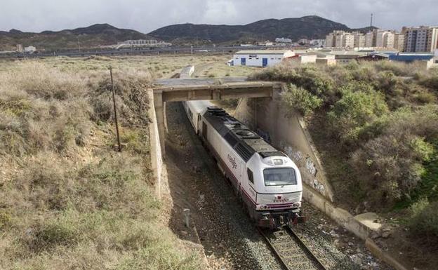 Unos 140 viajeros del Altaria a Madrid sufren retrasos por una avería