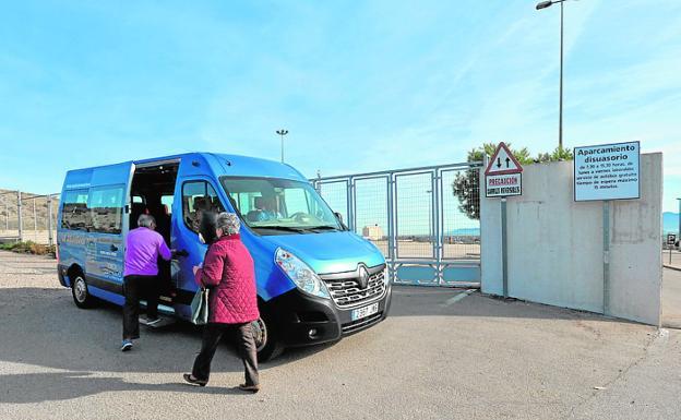 Un autobús entre el hospital y el estadio para solucionar los problemas de aparcamiento