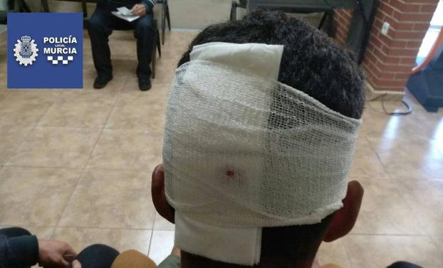 Detenido por apuñalar a dos personas con un destornillador