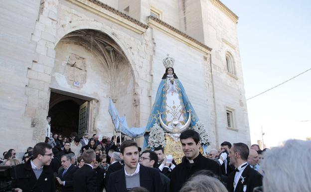 Yecla estalla al recibir a su Patrona