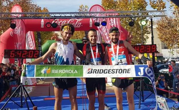 Albert Pujol y Azara García, campeones de España de trail