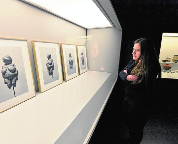 Siete artistas contemporáneos dialogan con las piezas clásicas de tres museos de la Región