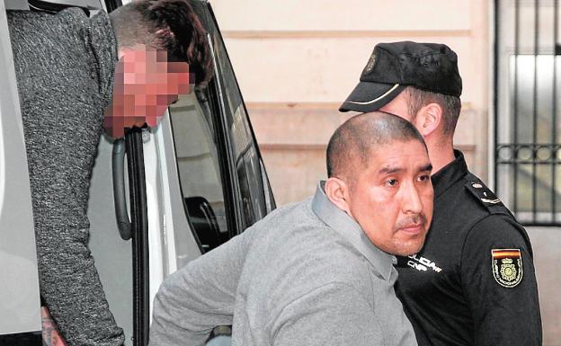 Confiesa que se ocultó nueve años en Torre Pacheco tras matar a un joven de un navajazo