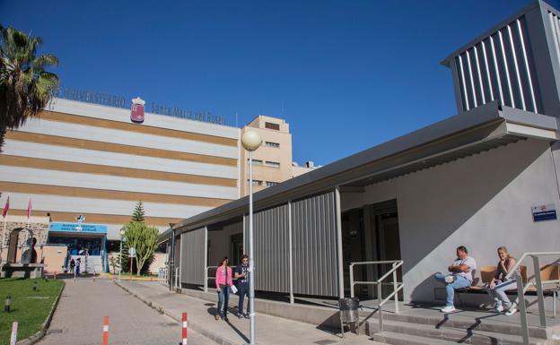 Los alumnos de Enfermería denuncian falta de sitio y servicios en su escuela