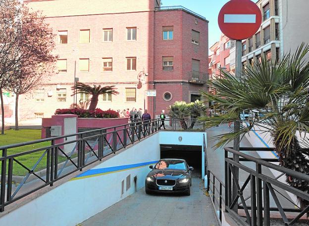 La antigua comisaría será demolida para construir la sede de Aguas de Lorca