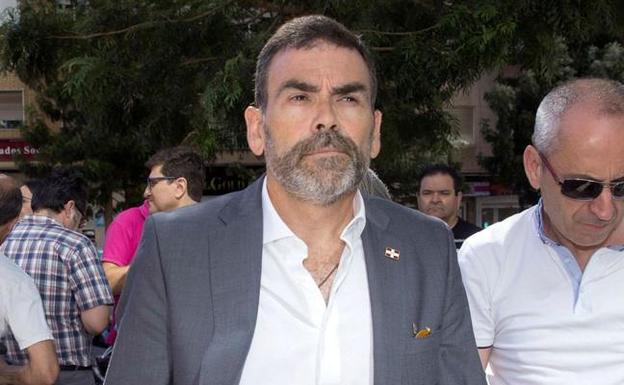 Un informe concluye que José López no incurrió en incompatibilidad