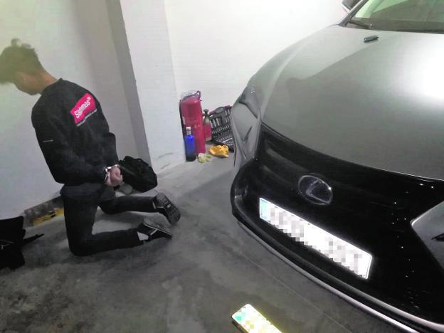 «Nos había dicho que trabajaba de cocinero»