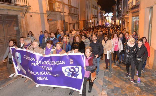 Cientos de personas muestran en Murcia y Lorca su repulsa por el asesinato de Laura