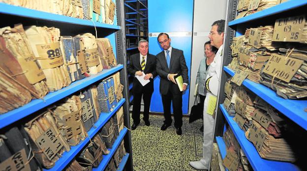 Memoria Histórica pide que el archivo de la Armada no salga de Cartagena