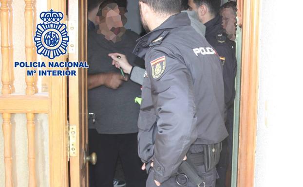 Retenida 5 meses en Alquerías una joven búlgara por la que pagaron 2.000 euros