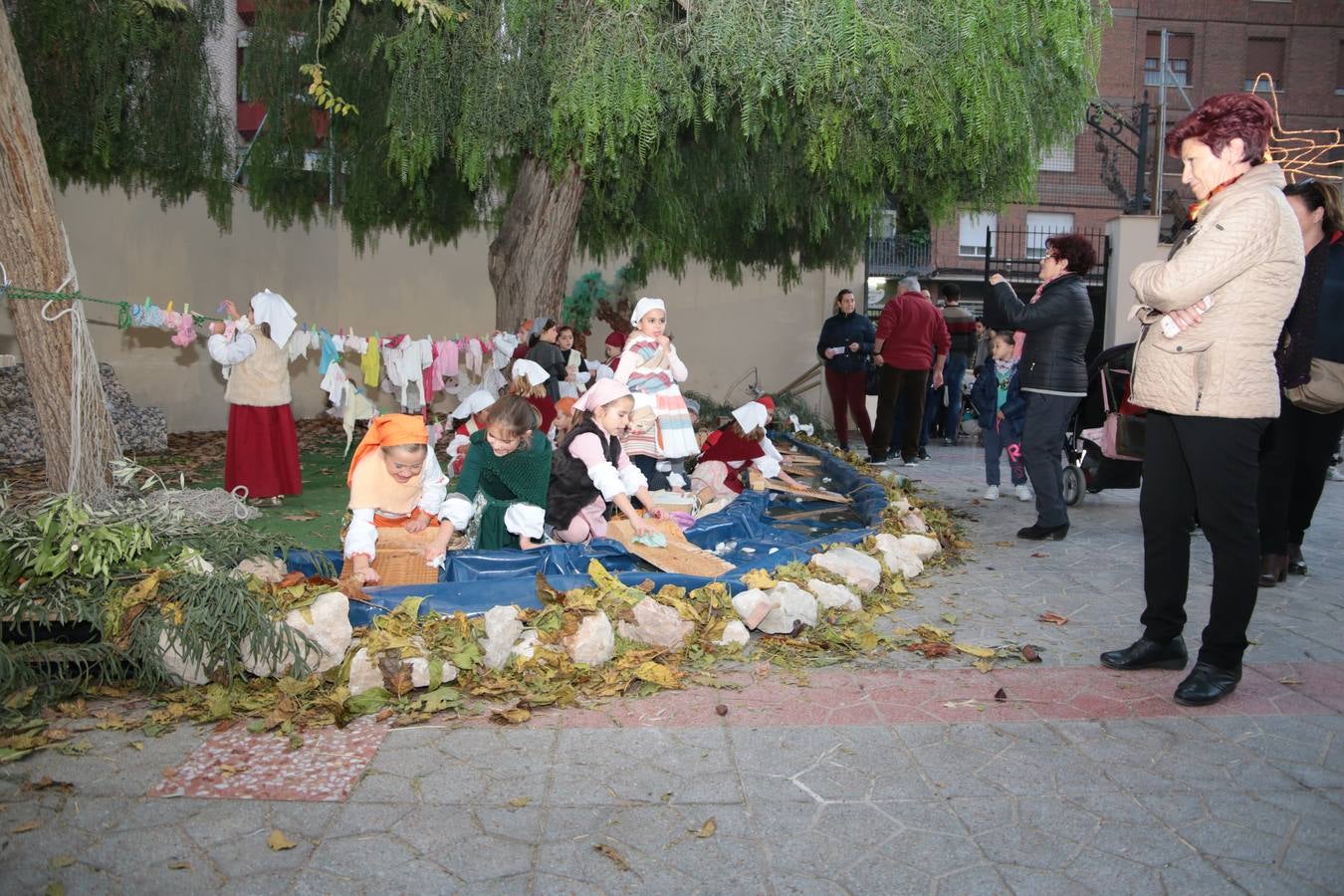 400 niños montan el Belén en Lorca