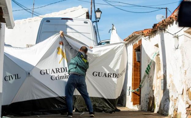 Laura Luelmo estuvo retenida, al menos durante horas, en la casa de su asesino