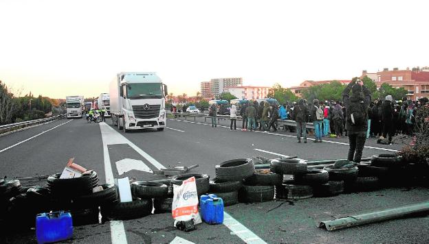 Las empresas del transporte pierden 2,5 millones por las protestas de Cataluña