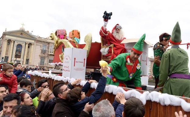 El desfile de Papá Noel «más saludable de España», en Murcia