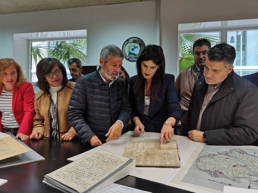 La Comunidad restaura documentos históricos de seis municipios en el Archivo General