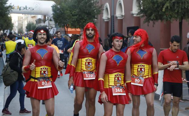 Lorca se disfraza para correr la San Silvestre