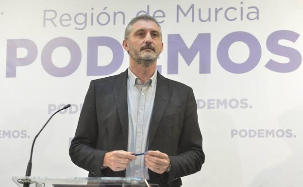 Podemos acusa a López Miras de no actuar con la desaladora por estar «a dedo por el cerebro de la trama»