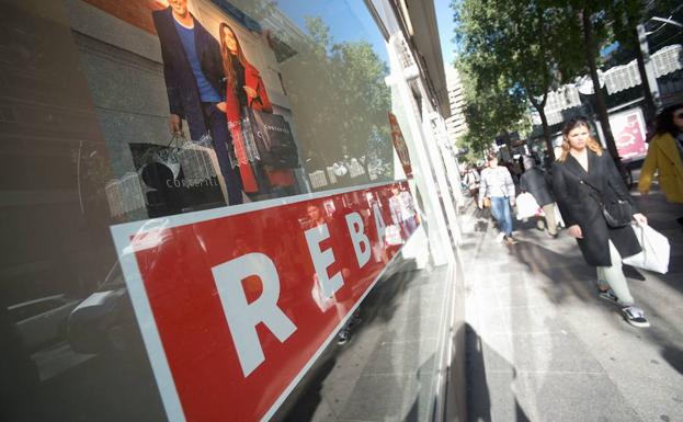 Los murcianos gastarán 115 euros en ropa y complementos estas rebajas