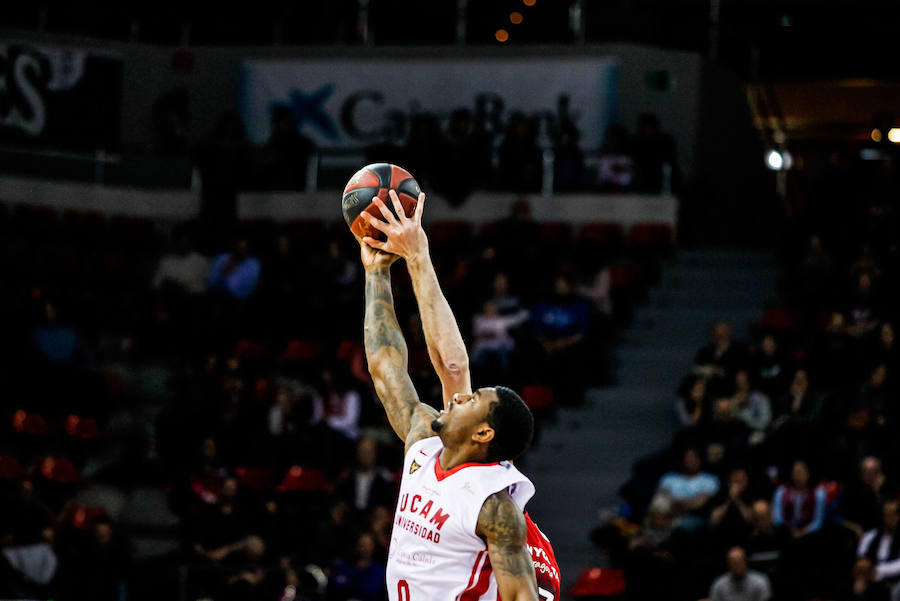 El UCAM CB alarga su mala racha en Zaragoza