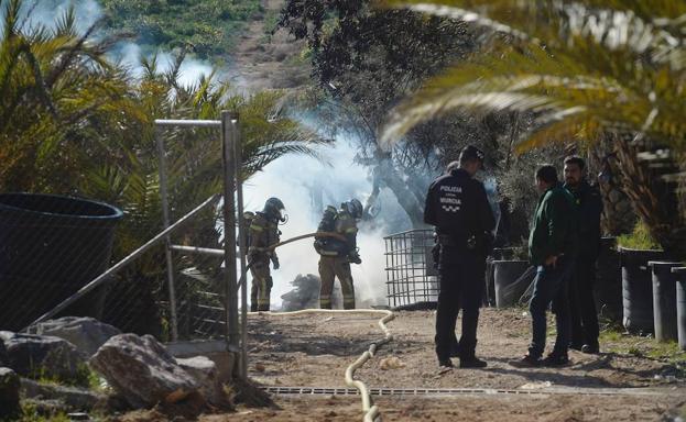 Susto por un incendio que arrasó 300 metros de un vivero de El Esparragal