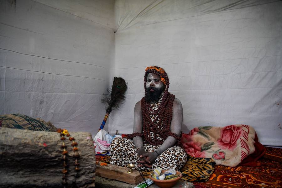 Peregrinos en los ríos de la India