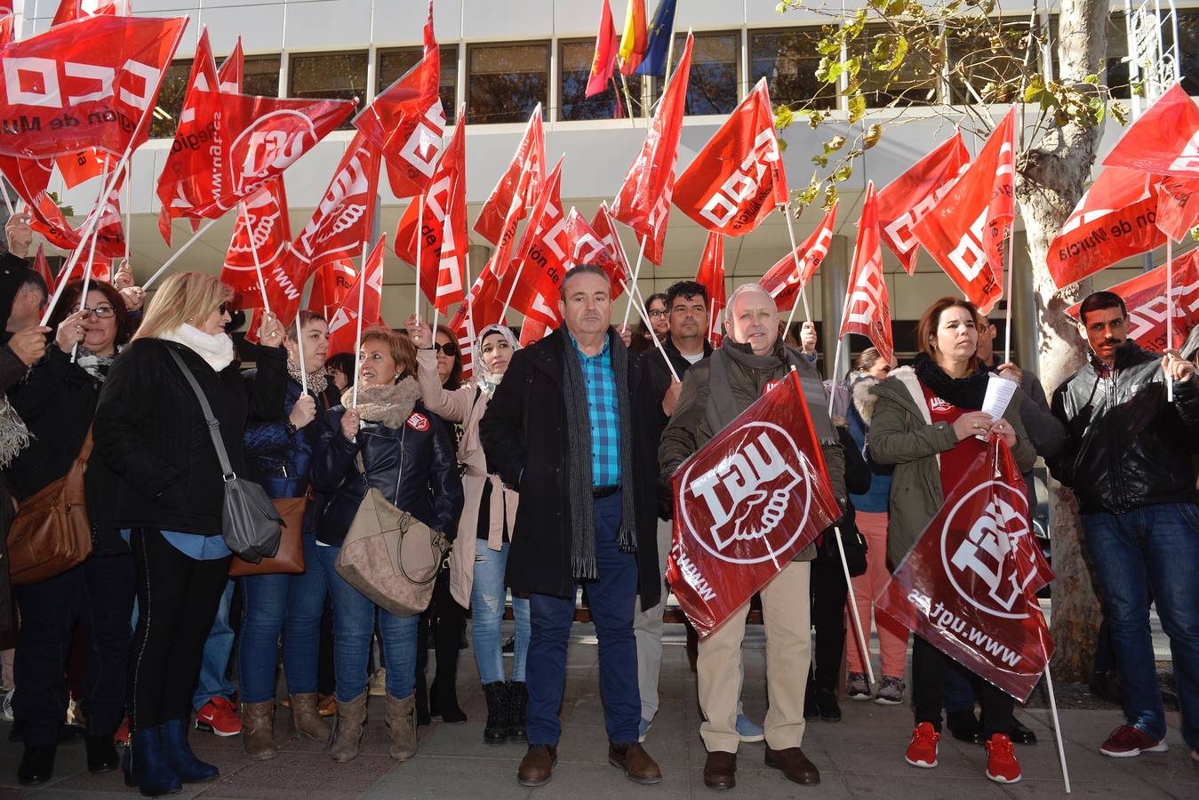 Los sindicatos urgen a acabar con la «discriminación» de los trabajadores fijos-discontinuos