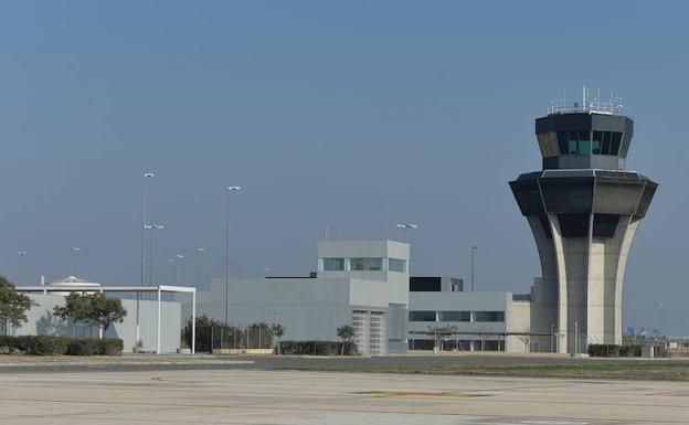AESA concede al aeropuerto de Corvera el último permiso que necesitaba